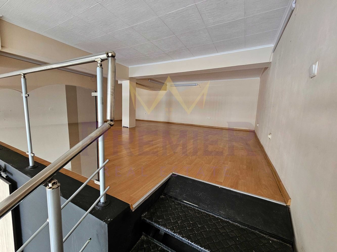 Продава МАГАЗИН, гр. Варна, ЖП Гара, снимка 2 - Магазини - 55171665