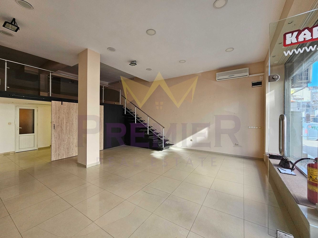 Продава МАГАЗИН, гр. Варна, ЖП Гара, снимка 4 - Магазини - 55171665