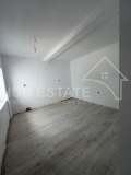 Продава КЪЩА, гр. Добрич, Кралска зона, снимка 2
