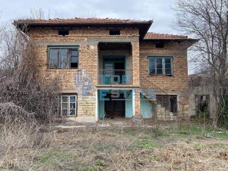 Продава КЪЩА в област Велико Търново, с. Иванча - 120 кв.м / 12 300 € » 24 056.71 лв., ТОП ЕСТЕЙТ