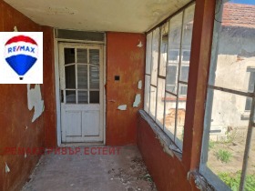 Будинок Две могили, область Русе 8