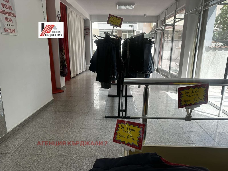 Продава МАГАЗИН, гр. Кърджали, Център, снимка 2 - Магазини - 52300339