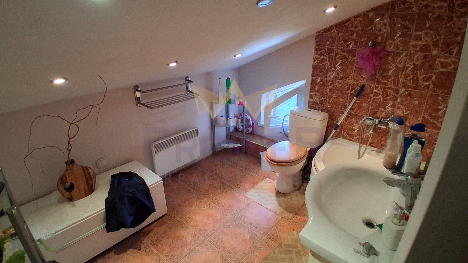 Продава КЪЩА, с. Новаково, област Варна, снимка 9 - Къщи - 54274536