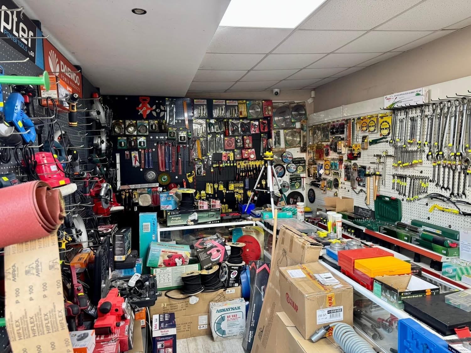 Продава МАГАЗИН, гр. Монтана, Парта 1, снимка 3 - Магазини - 53797651