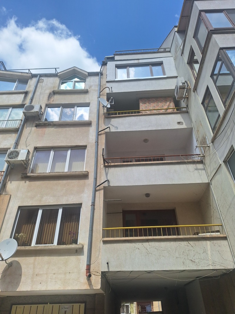 Продава 3-СТАЕН в град Плевен, Идеален център - 84 кв.м / 128 700 € » 251 715.32 лв.