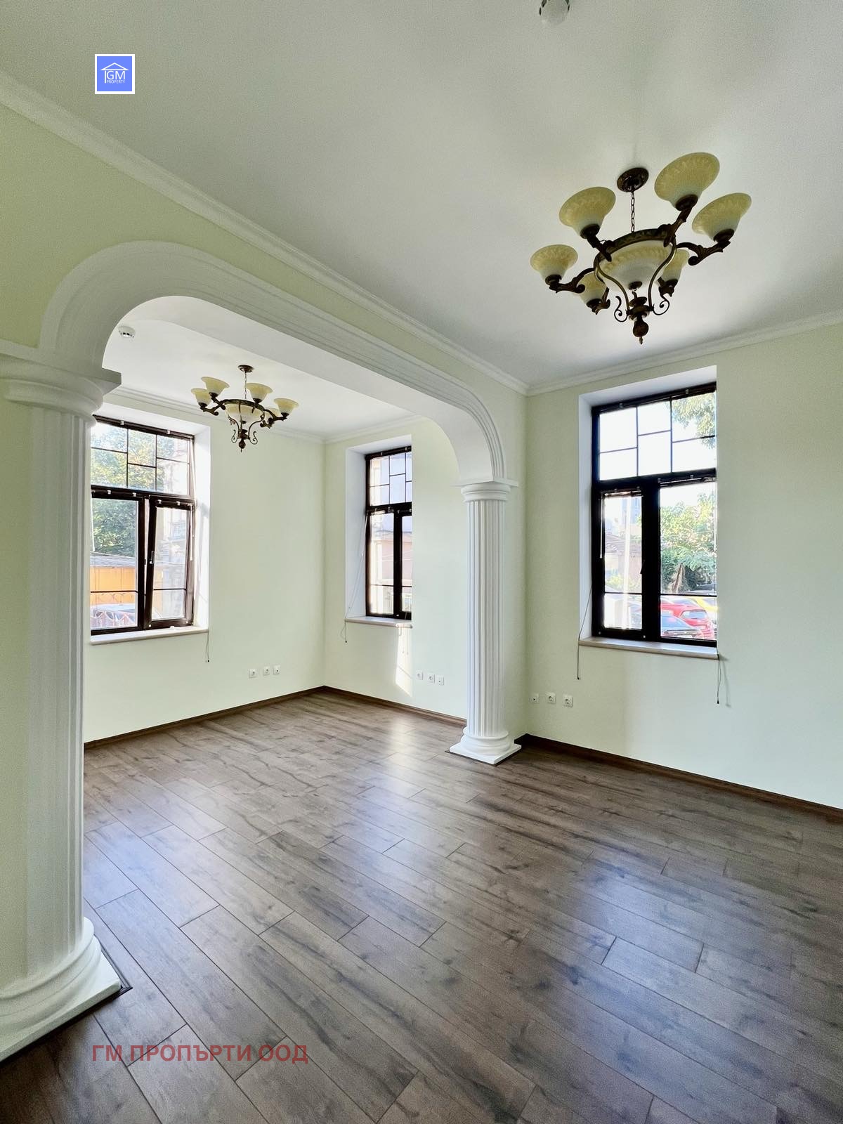 Продава КЪЩА, гр. Варна, Център, снимка 2 - Къщи - 51627861