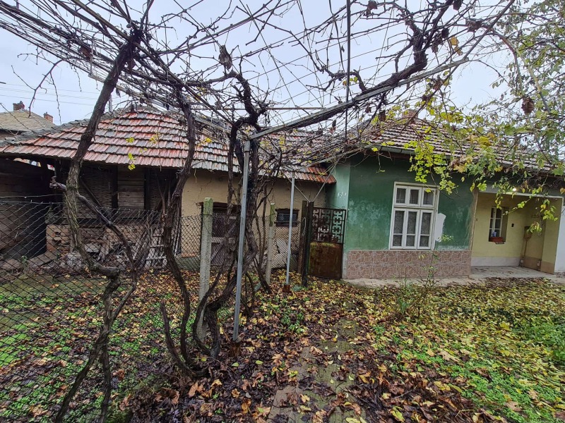 Продава КЪЩА, с. Брест, област Плевен, снимка 9 - Къщи - 52636589