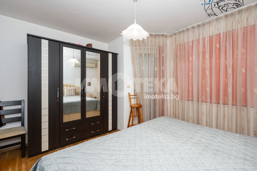 Продава МНОГОСТАЕН, гр. Пловдив, Съдийски, снимка 2 - Апартаменти - 55128525