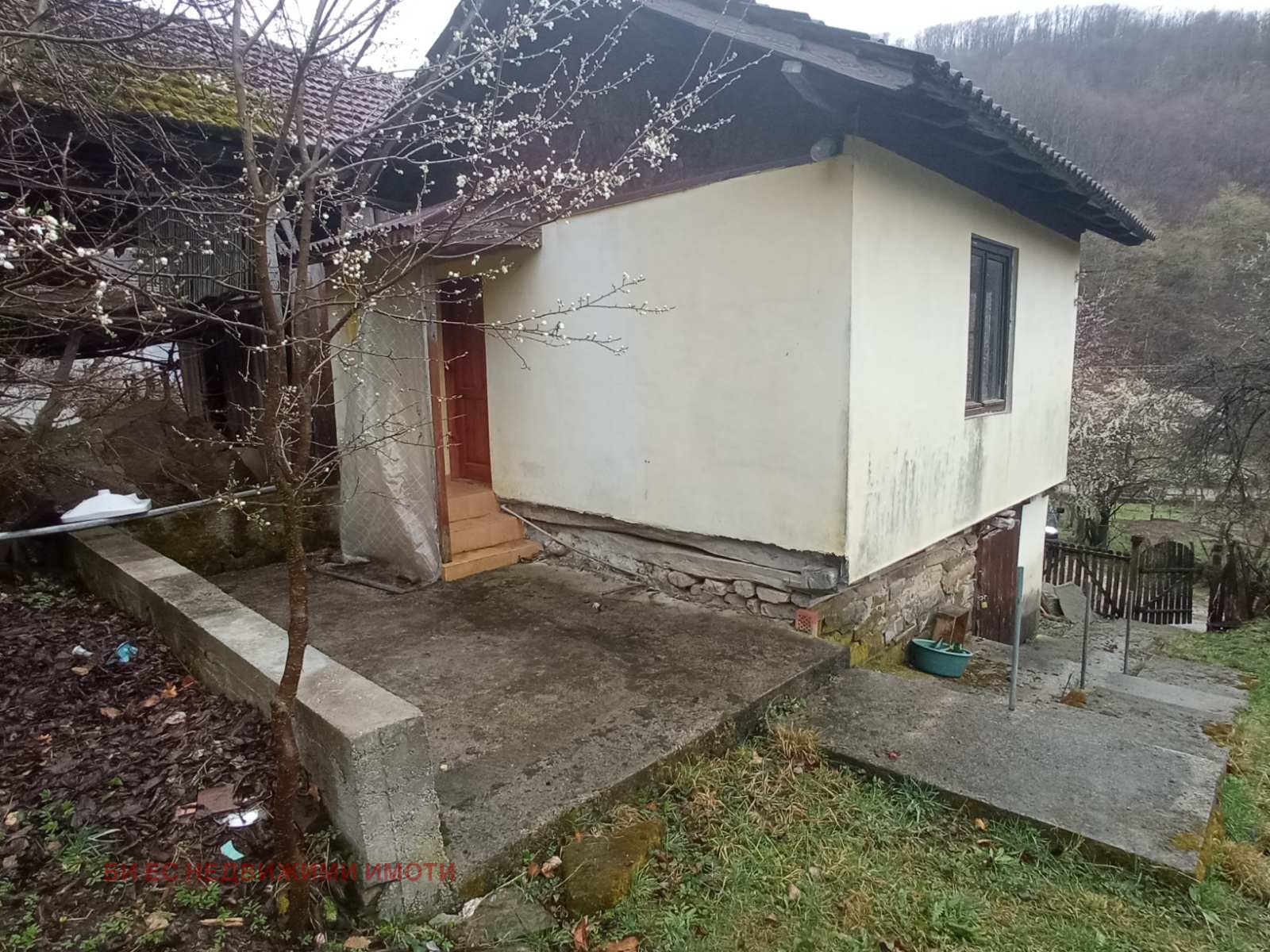 Продава КЪЩА, с. Голям извор, област Ловеч, снимка 2 - Къщи - 50383359