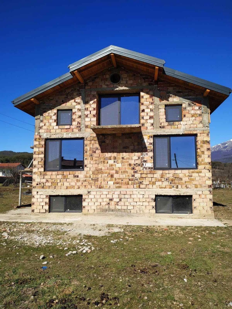Продава КЪЩА в област Стара Загора, с. Манолово - 200 кв.м / 84 000 € » 164 289.72 лв., ИМОТ ИНВЕСТ