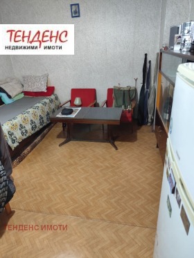 1 chambre Vazrojdentsi, Kardjali 8