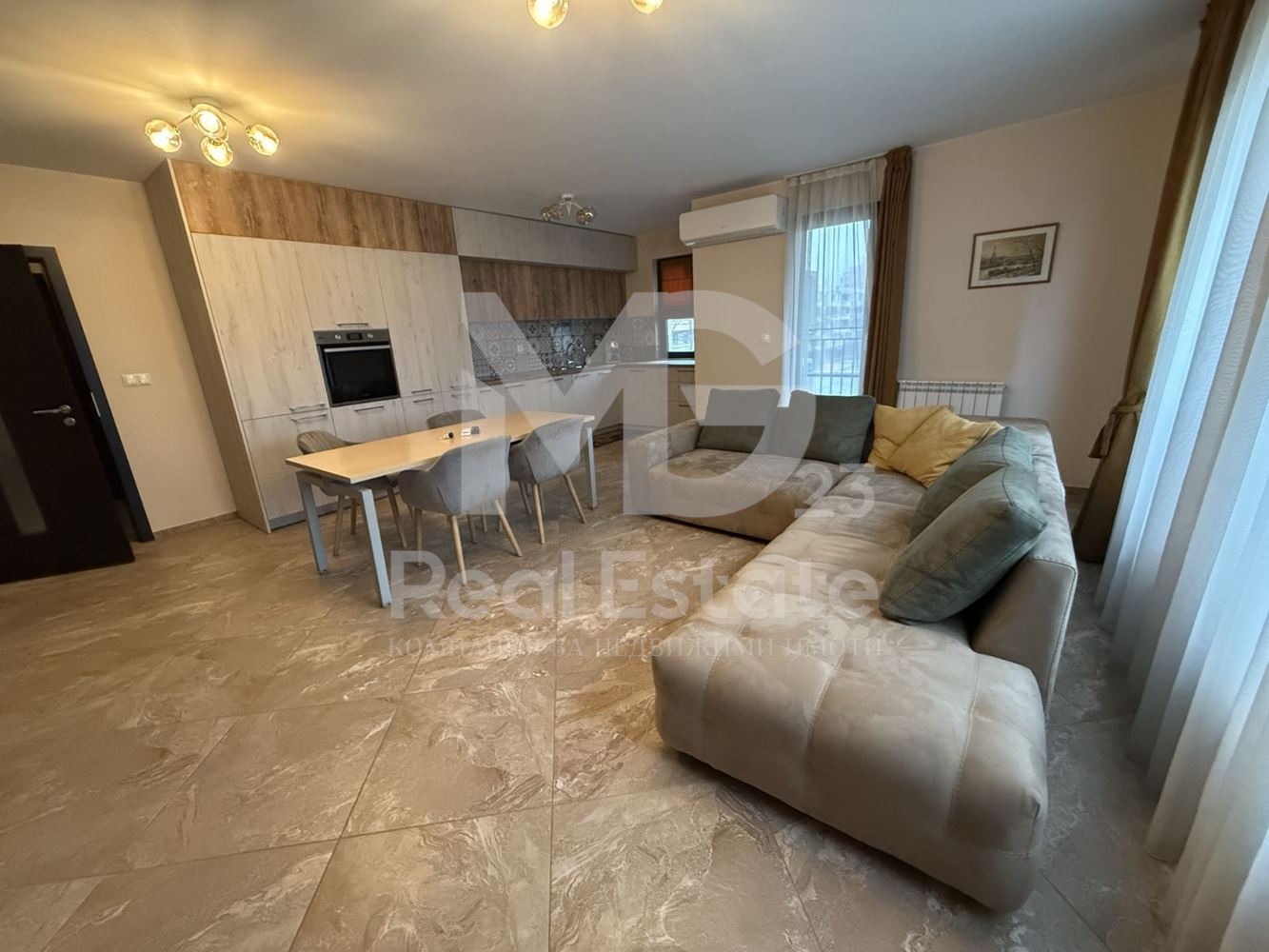 Продава МНОГОСТАЕН, гр. Пловдив, Център, снимка 2 - Апартаменти - 53900623