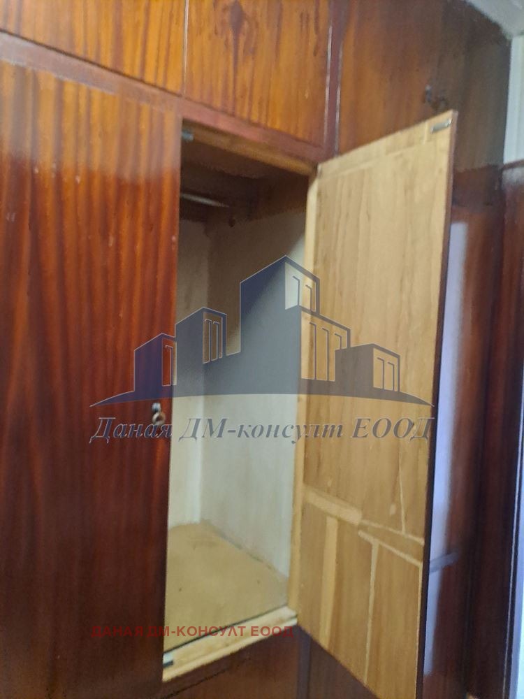 Продава 2-СТАЕН, гр. Шумен, 5-ти полк, снимка 10 - Апартаменти - 52450423