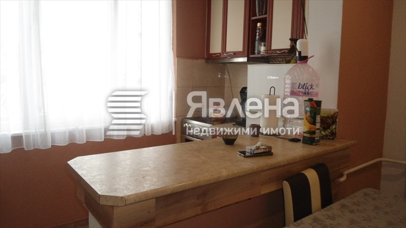 Продава 3-СТАЕН, гр. Перник, Изток, снимка 3 - Aпартаменти - 47503121