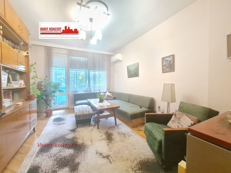 Zu verkaufen  2 Schlafzimmer Plowdiw , Zentar , 90 qm | 21692115