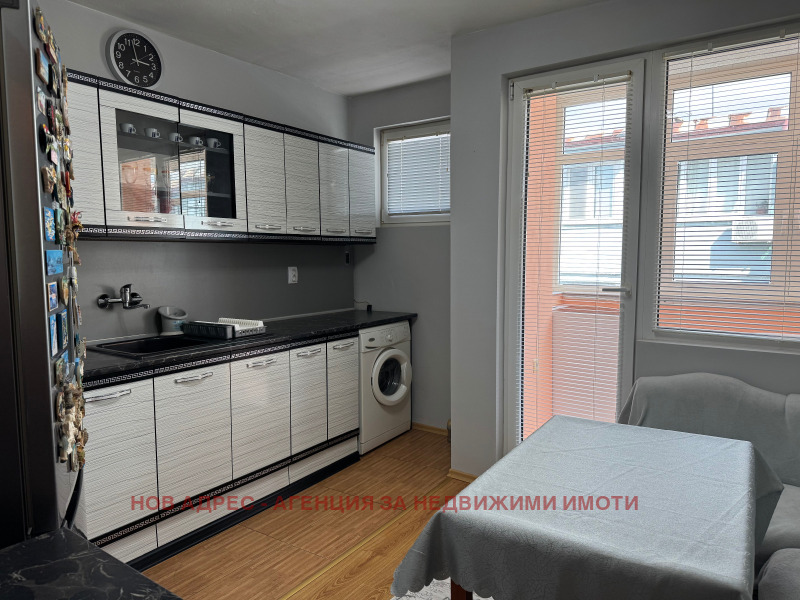 Продава  3-стаен град Търговище , Център , 92 кв.м | 29040669