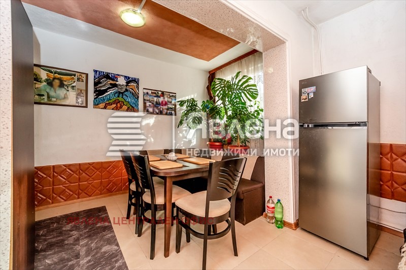 Продава ЕТАЖ ОТ КЪЩА, гр. Перник, Църква, снимка 8 - Етаж от къща - 54198278