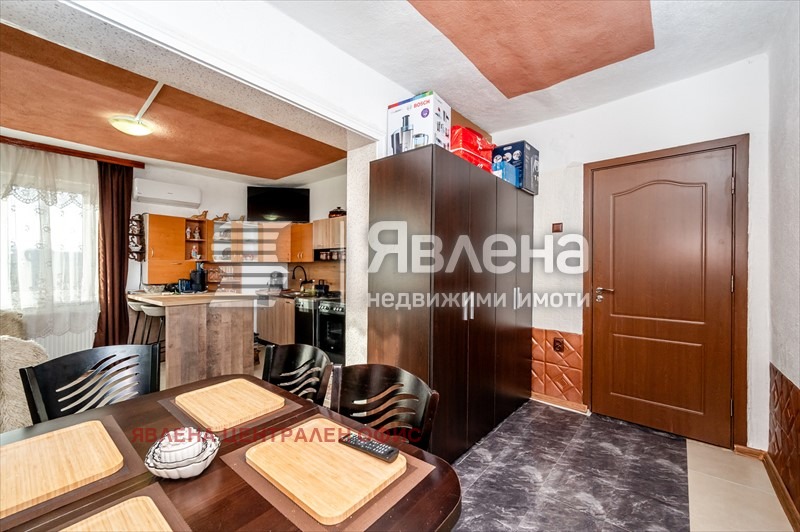 Продава ЕТАЖ ОТ КЪЩА, гр. Перник, Църква, снимка 6 - Етаж от къща - 54198278