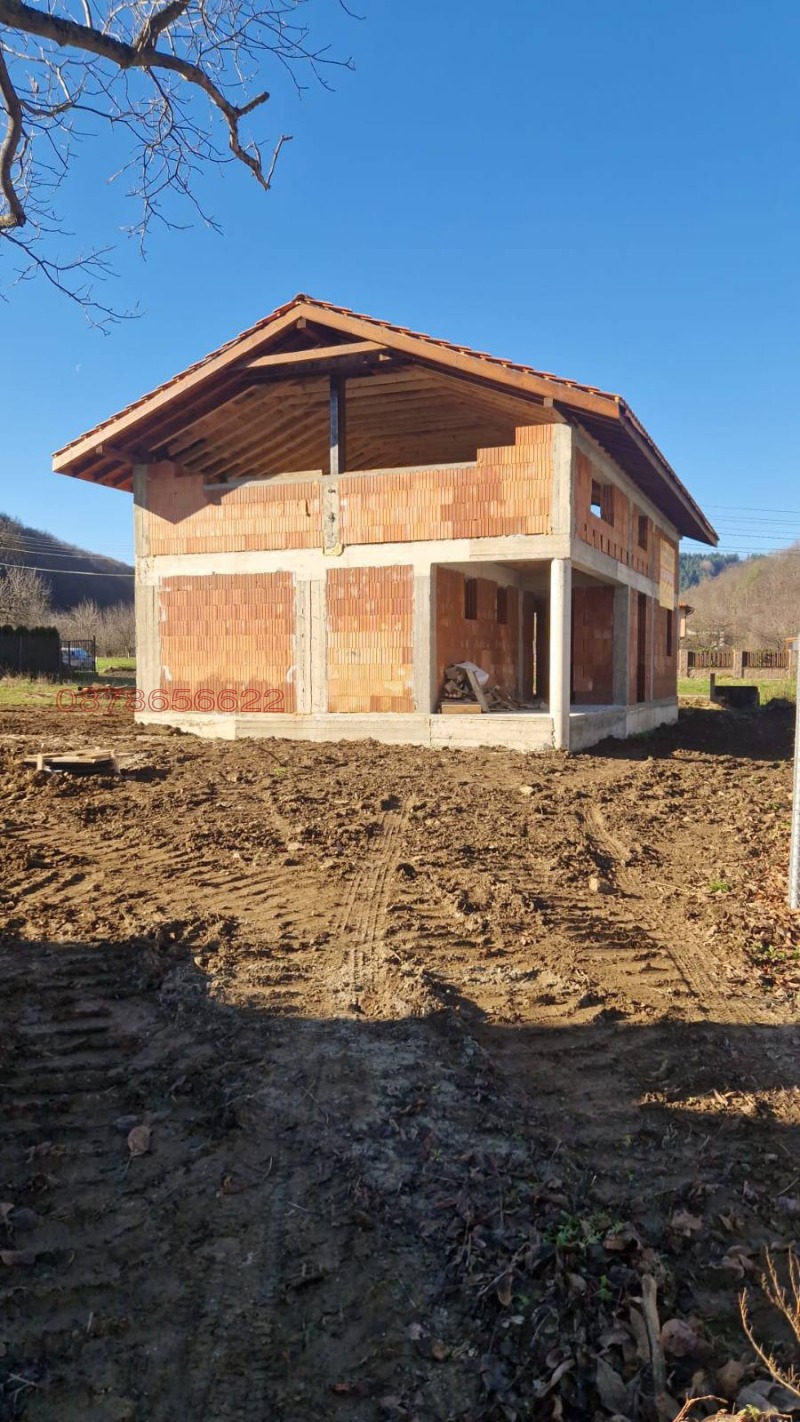 Продава КЪЩА, с. Бели Осъм, област Ловеч, снимка 2 - Къщи - 52771954