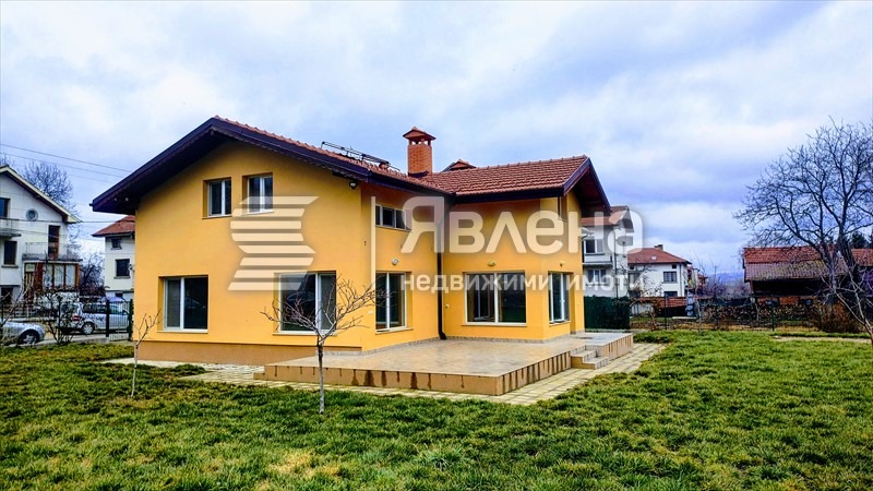 Продава КЪЩА, с. Доспей, област София област