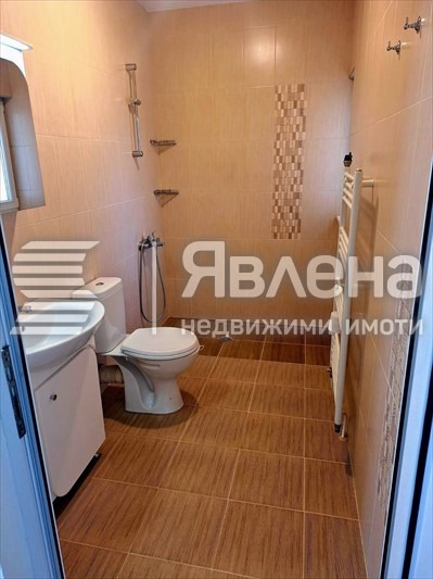 Продава КЪЩА, с. Доспей, област София област, снимка 11 - Къщи - 54359539