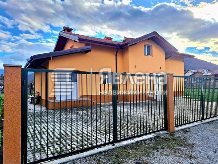 Продава КЪЩА, с. Доспей, област София област, снимка 4 - Къщи - 54359539