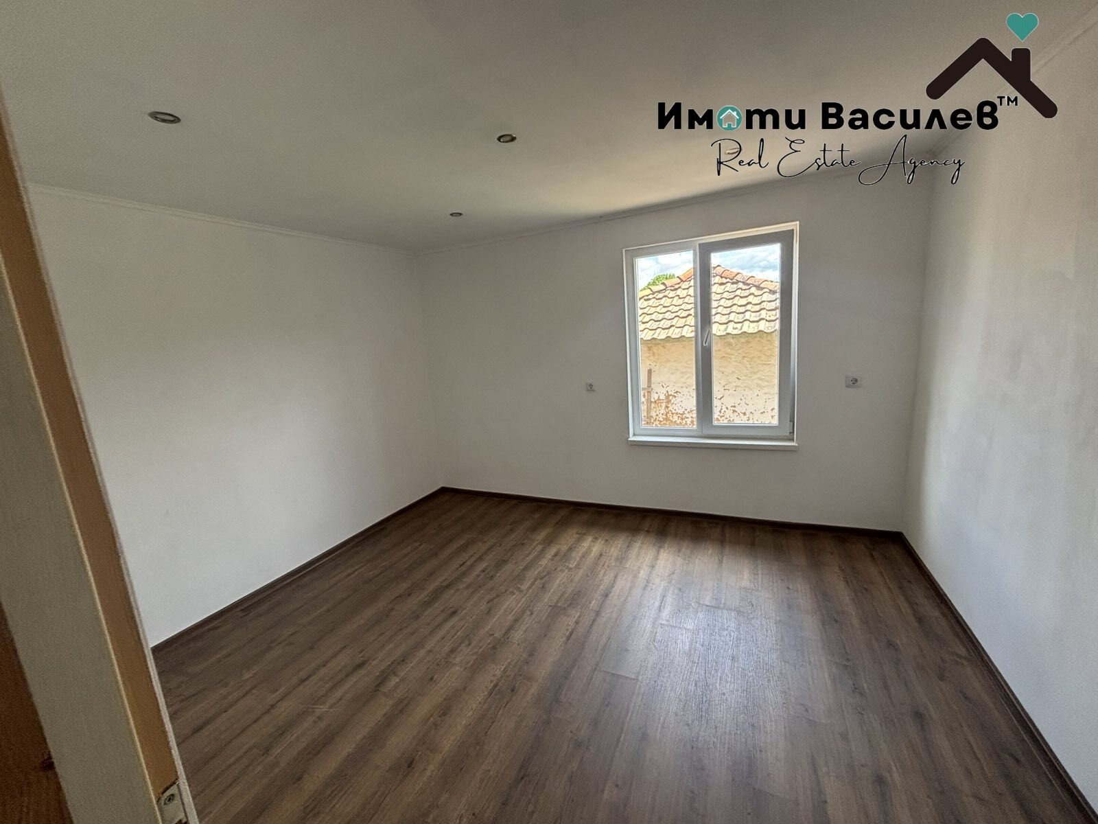 Продава КЪЩА, гр. Годеч, област София област, снимка 2 - Къщи - 54626928