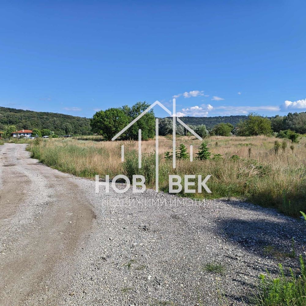 Продава ПАРЦЕЛ, с. Долище, област Варна