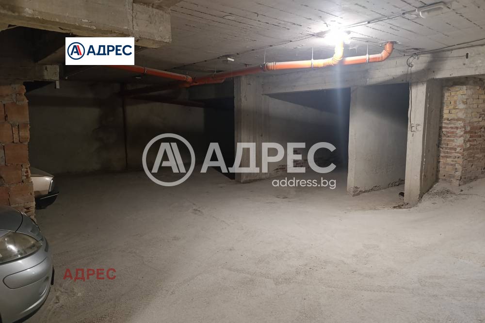 Продава ГАРАЖ, ПАРКОМЯСТО, гр. Варна, Център, снимка 7 - Гаражи и паркоместа - 54075902