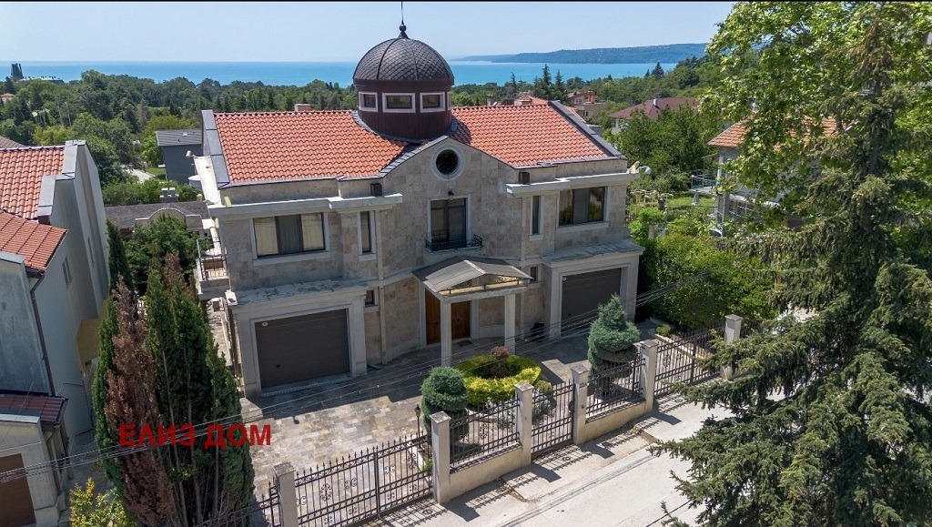 Продава КЪЩА, гр. Варна, м-т Евксиноград