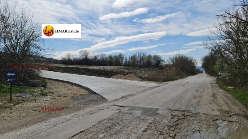 Продава ПАРЦЕЛ в град Варна, с. Тополи - 5002 кв.м / 525 210 € » 1 027 221.47 лв., ЛИМАР