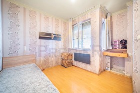 Studio Vazraždane 1, Varna