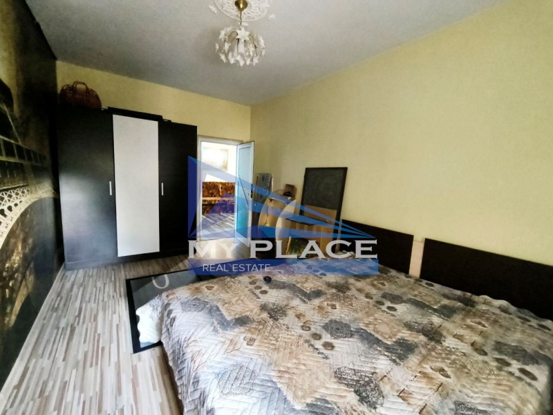 De vânzare  1 dormitor Șumen , Traciia , 58 mp | 18015019 - imagine [3]