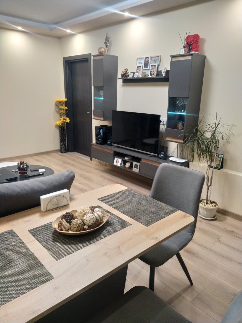 Продава МНОГОСТАЕН, гр. София, Люлин 6, снимка 2 - Апартаменти - 52640373