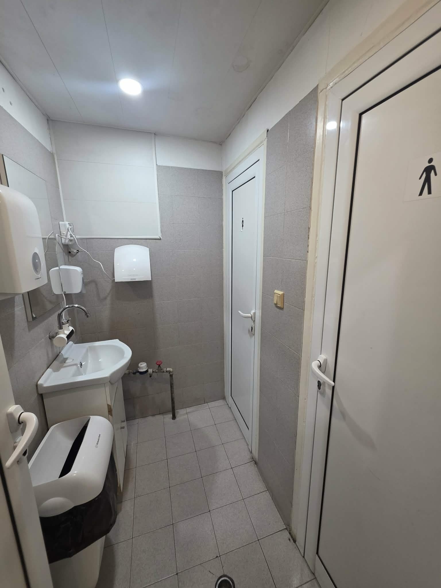 Продава ЗАВЕДЕНИЕ, гр. Хасково, Любен Каравелов, снимка 13 - Заведения - 54042553