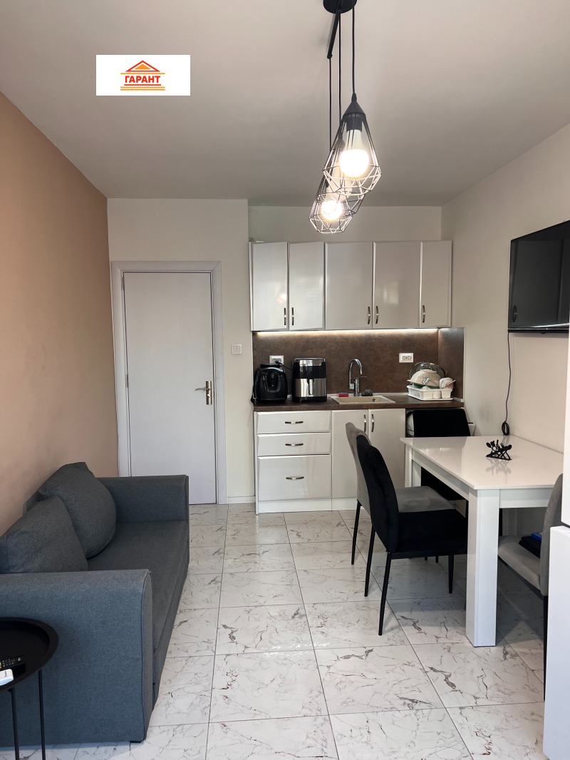 Продава 3-СТАЕН в град Плевен, Широк център - 68 кв.м / 166 000 € » 324 667.78 лв., ГАРАНТ