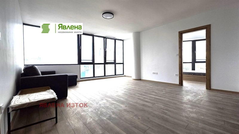 Myytävänä  2 makuuhuonetta Sofia , Slatina , 123 neliömetriä | 85389611