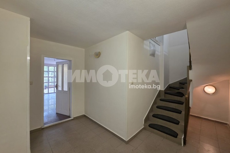 Продава МНОГОСТАЕН, гр. София, Изток, снимка 9 - Апартаменти - 52196170