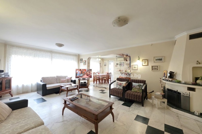 Продава МНОГОСТАЕН, гр. София, Белите брези, снимка 2 - Апартаменти - 52364266