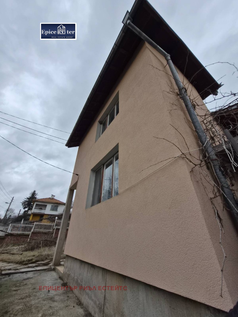 Продава КЪЩА, с. Бегуновци, област Перник, снимка 11 - Къщи - 53366329