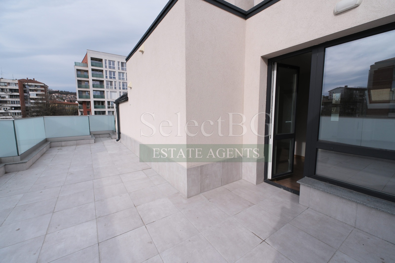 Продава 3-СТАЕН, гр. Велико Търново, Център, снимка 11 - Апартаменти - 54133046