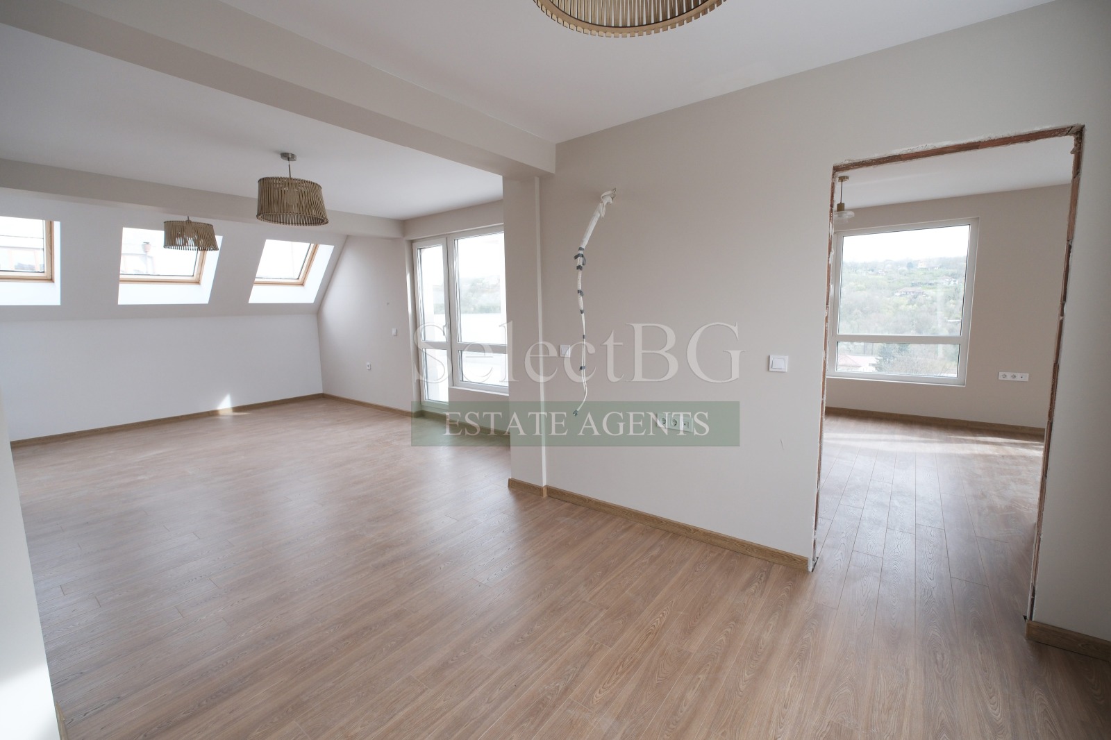 Продава 3-СТАЕН, гр. Велико Търново, Център, снимка 2 - Апартаменти - 54133046