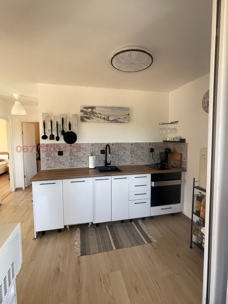 Продава КЪЩА, с. Езерец, област Добрич