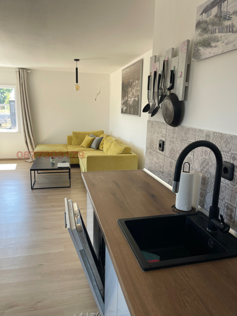 Продава КЪЩА, с. Езерец, област Добрич, снимка 11 - Къщи - 52779625