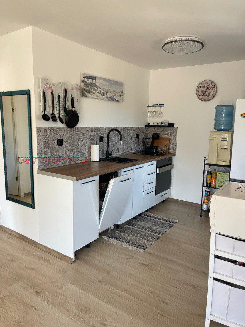 Продава КЪЩА, с. Езерец, област Добрич, снимка 10 - Къщи - 52779625