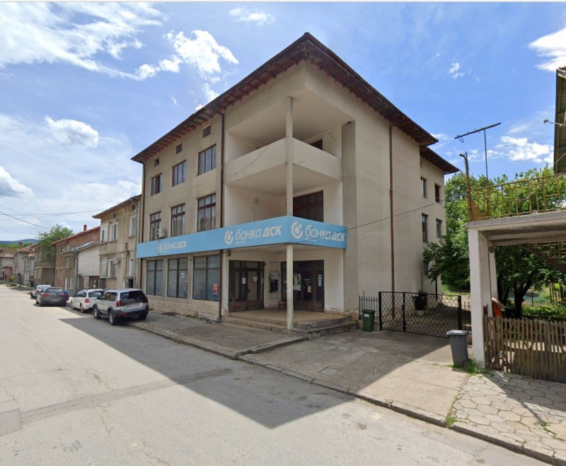 Продава САМОСТОЯТЕЛНА СГРАДА в област Габрово, гр. Плачковци - 687 кв.м / 180 000 € » 352 049.40 лв., БАНКА ДСК-ДИРЕКЦИЯ НЕДВИЖИМИ ИМОТИ