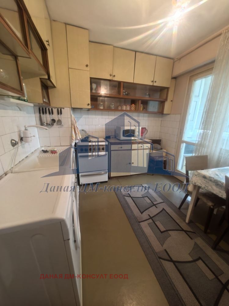 Продава 4-СТАЕН, гр. Шумен, Добруджански, снимка 13 - Апартаменти - 56229278