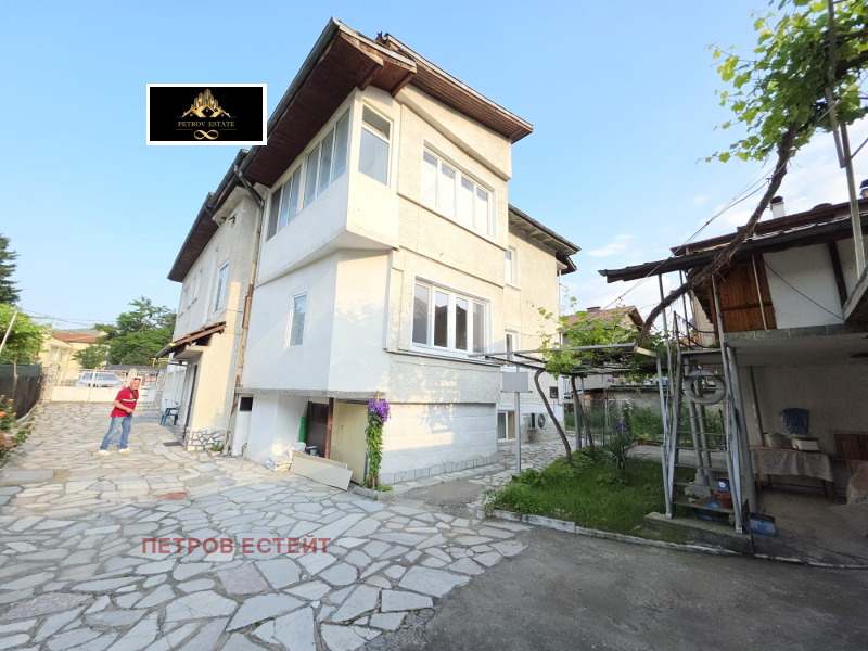Продава КЪЩА в област Пазарджик, гр. Велинград - 333 кв.м / 155 500 € » 304 131.57 лв., ПЕТРОВ ЕСТЕЙТ