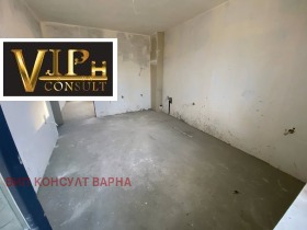 1 sypialnia Christo Botew, Warna