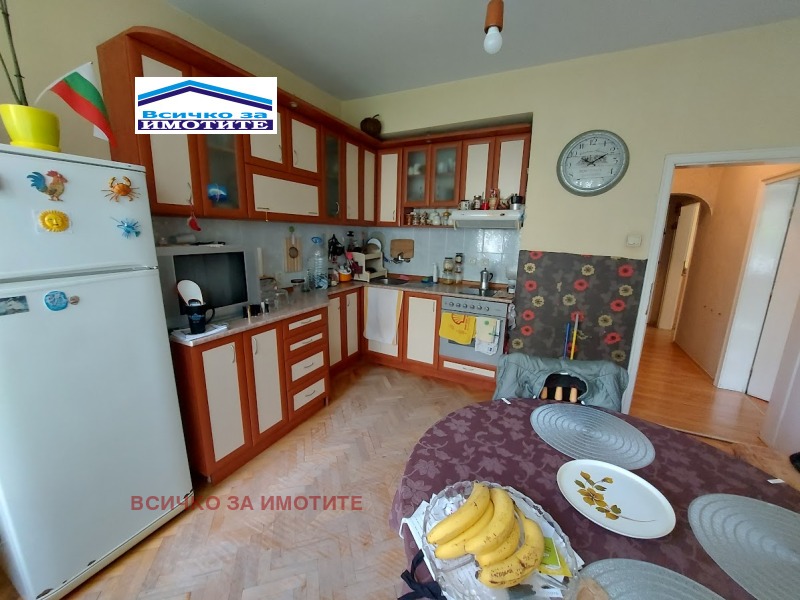 De vânzare  1 dormitor Ruse , Vâzrajdane , 70 mp | 71132413